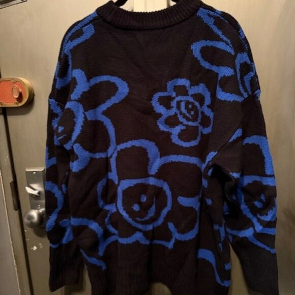 Retro Blue & Black floral & Smiley Face sweater - NWT - Picture 15 of 16